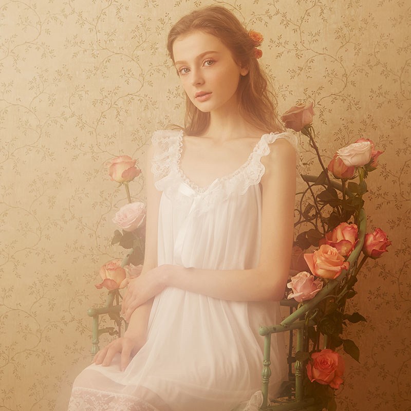 Antique court sweet sexy lace sling nightdress
